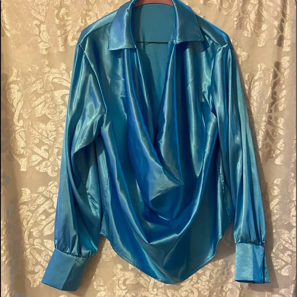 Turquoise Top๐๐ - Picture 2 of 3